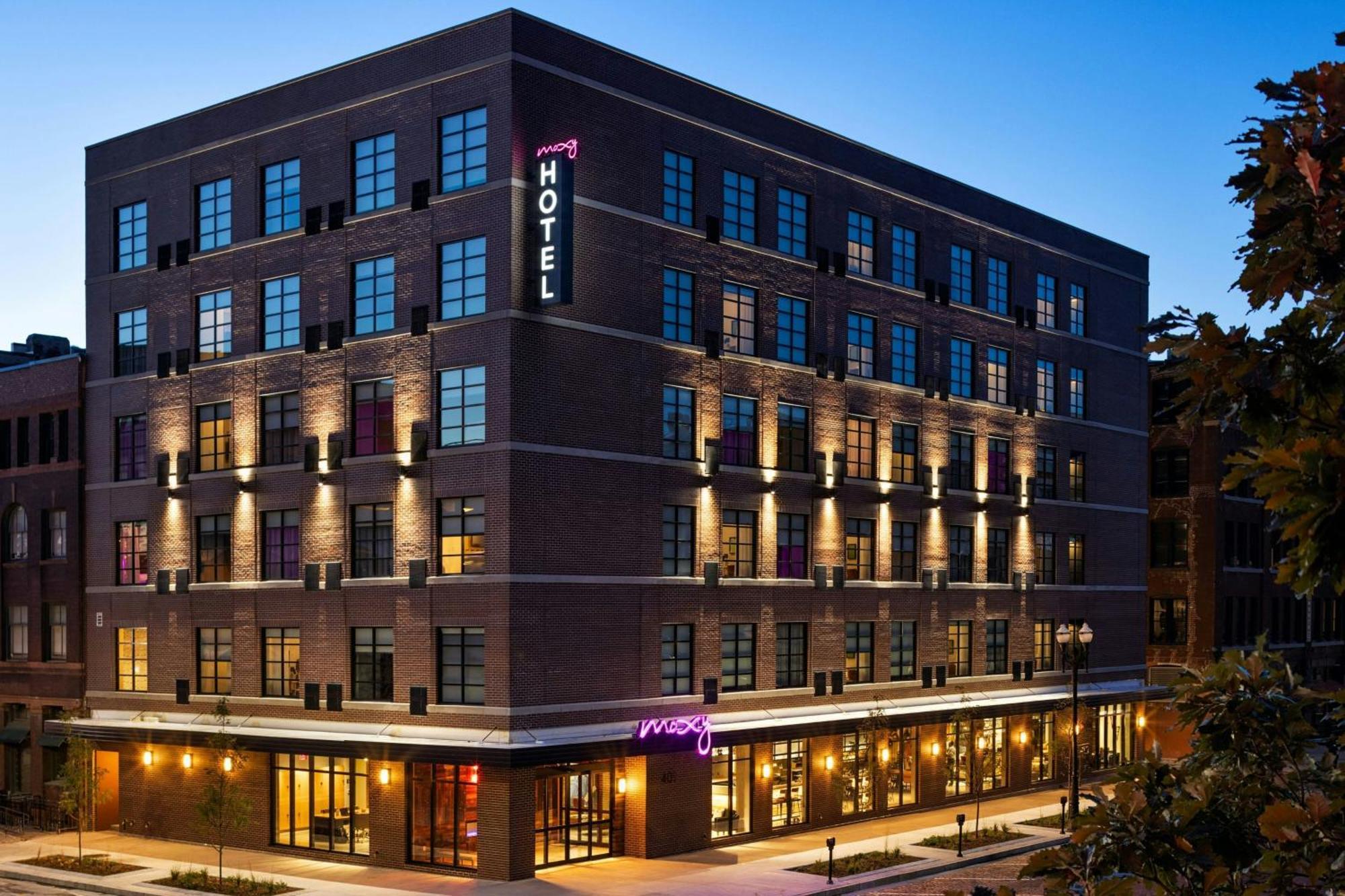 Hotel Moxy Omaha Downtown Exterior foto